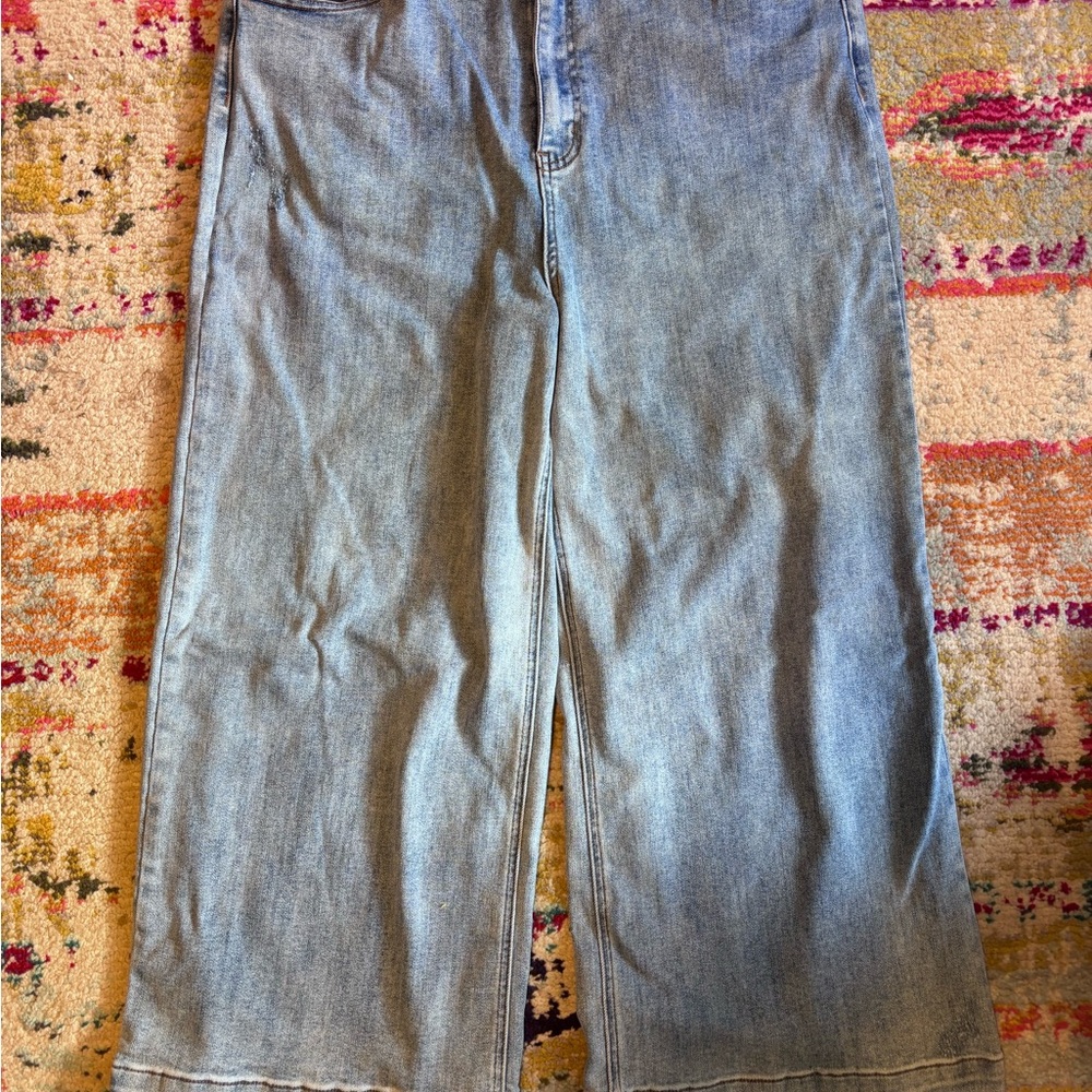 Risen size 2x cropped wide leg jeans super cute!! Have stretch!